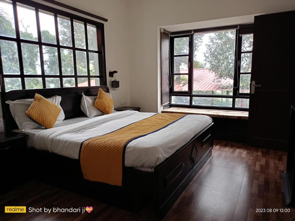 Surbee Resort Mussoorie Kültér fotó